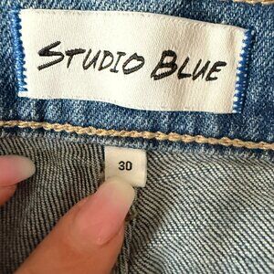 Studio Blue cropped distressed straight leg jeans Size 30